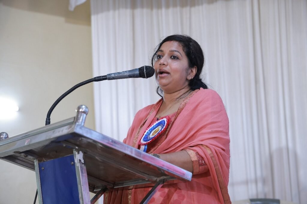 Dr Maria Oommen